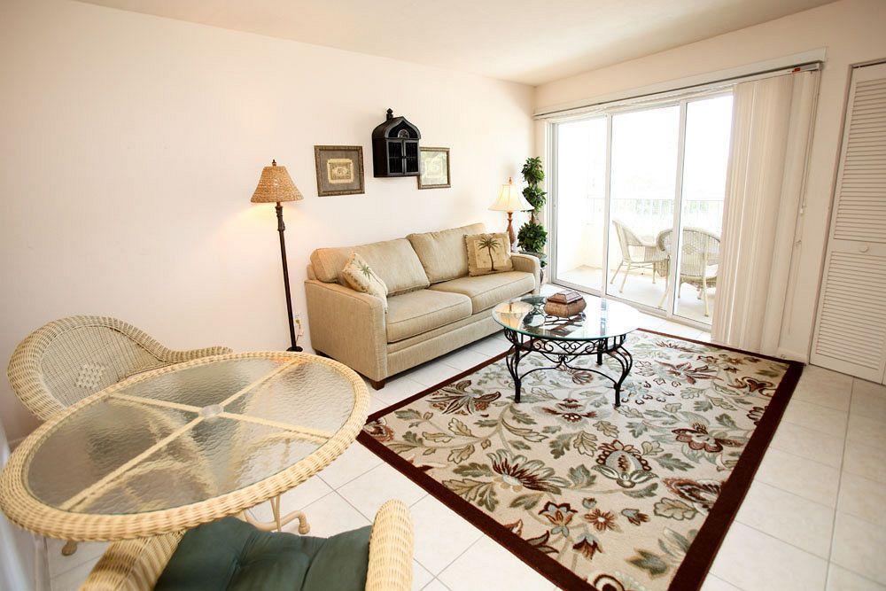 Marco Beach Vacation Suites Caxambas Bagian luar foto
